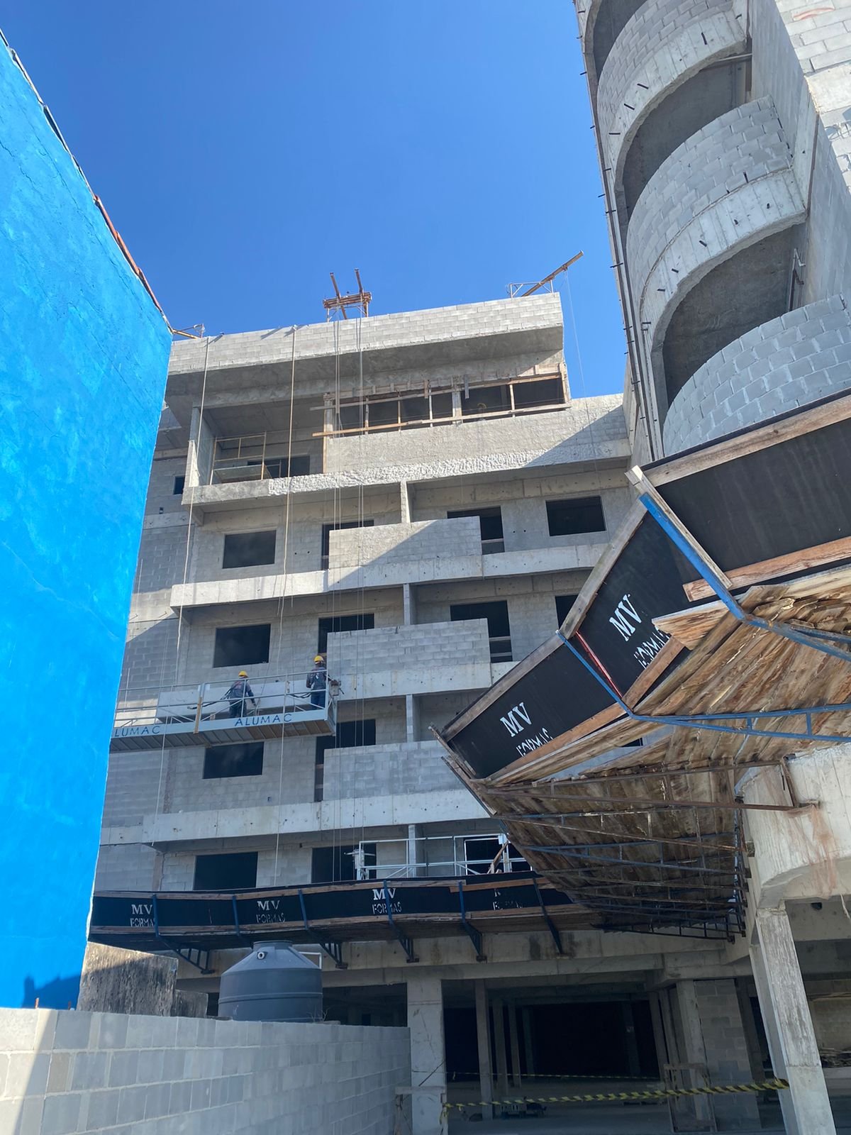 Miriad-1-Obras-Abril-10